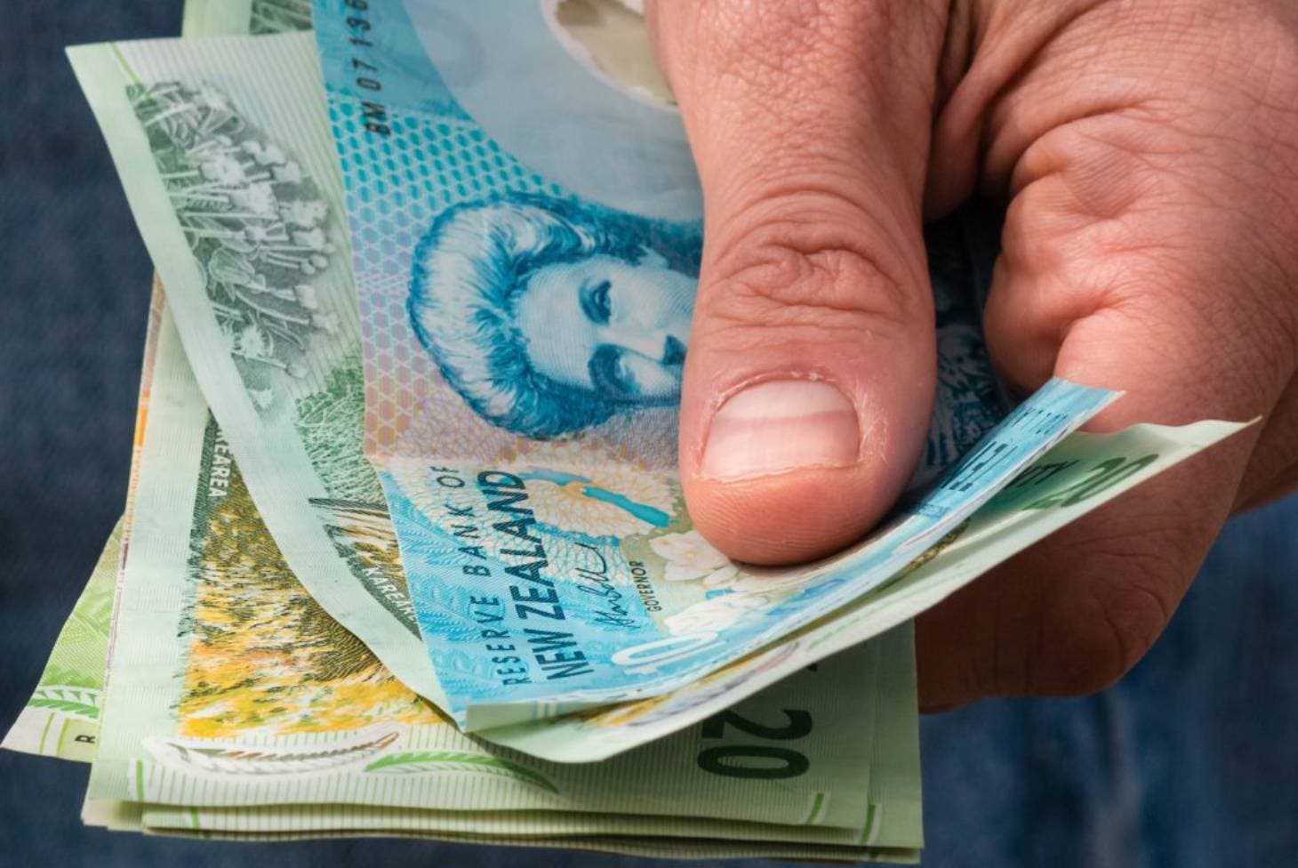 New Zealand increases minimum wage