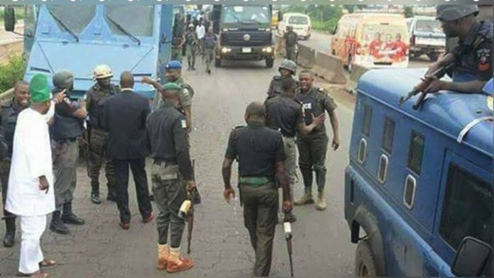 Robbers attack bullion van, kill 2 police officers, 2 civilians in Ibadan