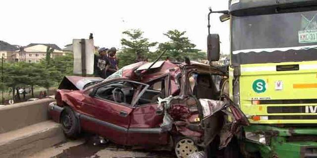 2 dead, 4 injured in Lagos-Abeokuta expressway accident